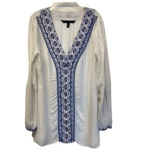 White House Black Market‎ White Embroidered Blue Detail Tunic Blouse Size 4